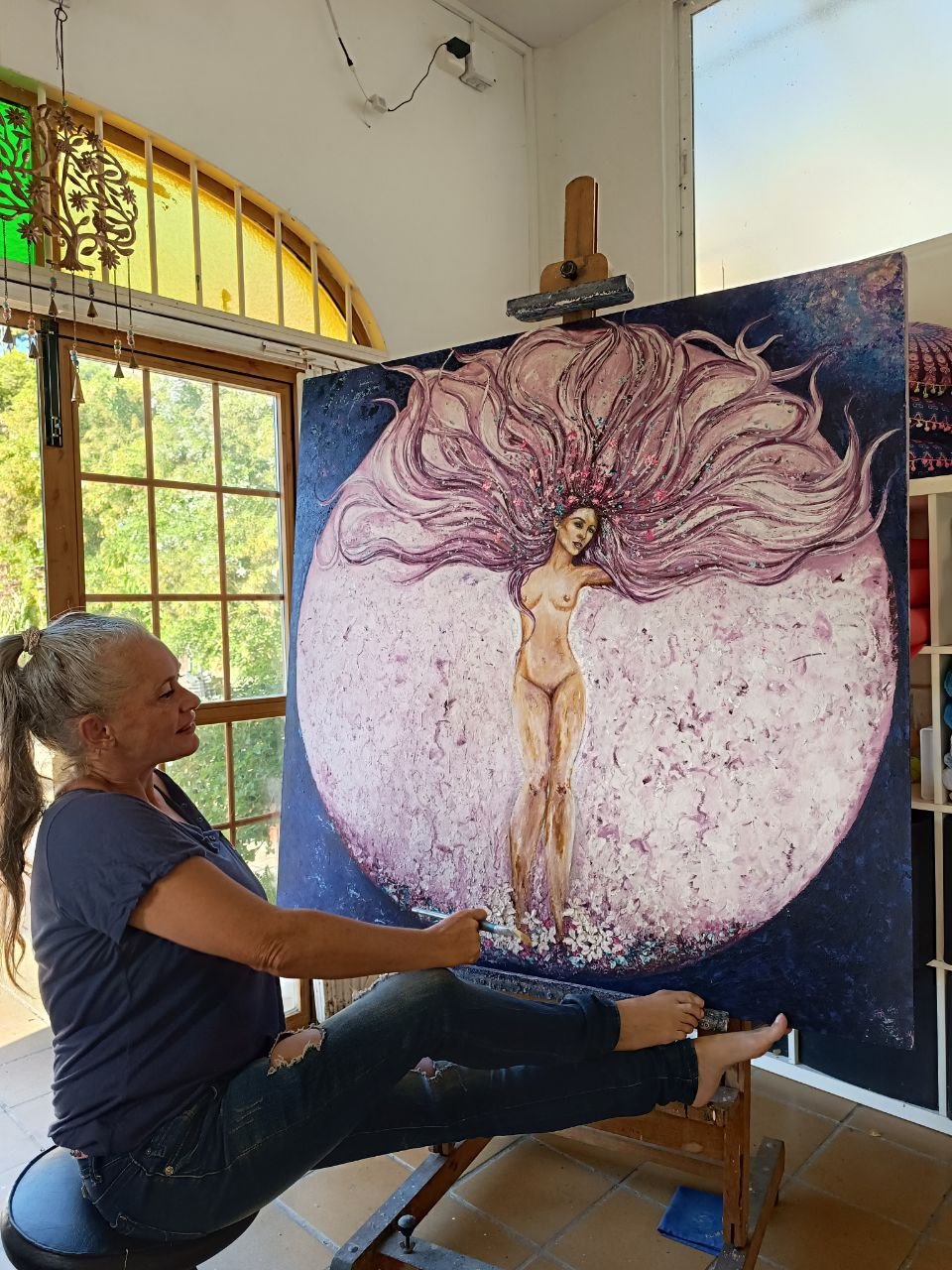 Espacio creativo y obras de arte en Tropikal
