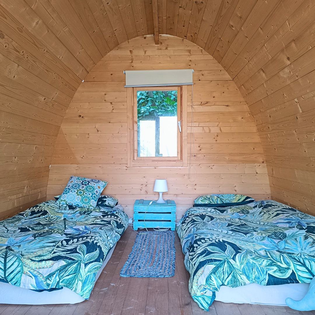 Interior de una cabaña en Tropikal