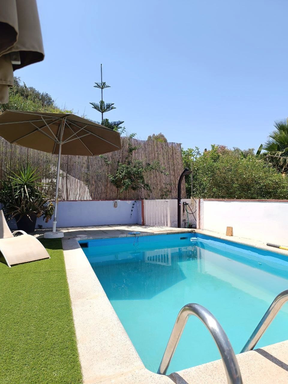 Piscina en Tropikal, Motril